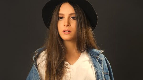 حفيدة محمد عوض : بنات ثانوي تجربة مختلفة.. ومفيش حاجة أصعب من تحت السيطرة | فيديو 