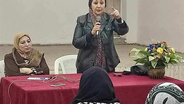 قصر ثقافة طنطا يناقش دور المرأة في مواجهة العولمة | صور