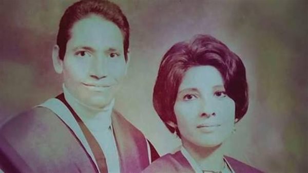 وزير التموين الأسبق يروي قصة حبه : من أول يوم شوفتها في كلية الحقوق قررت أتجوزها | فيديو