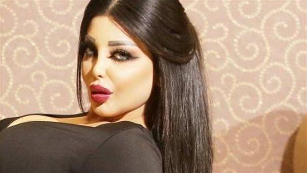 لا تخفي شيئا من جسدها .. صور فاضحة جديدة لرولا يموت 