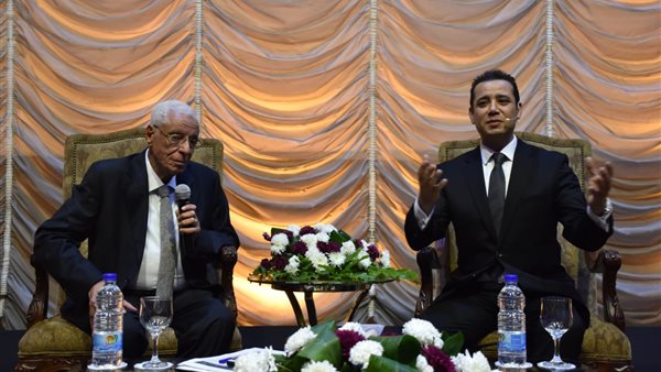 موافي : النوم ٨ ساعات خطر علي الإنسان والتدخين وراثي | صور