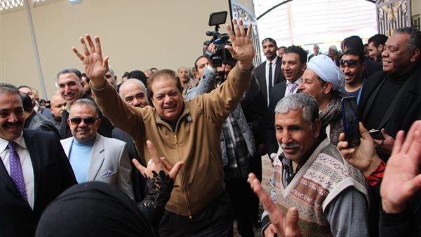 أهالي الجيزة  يستقبلون محمد ابو العينين في جولاته الانتخابية بالورود والزغاريد | صور 