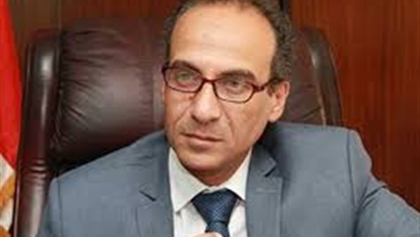 هيثم الحاج: اسعار إصدارات هيئة الكتاب تبدأ من ٣ جنيه ..و٤٠٠ جنيه تكفى لتكوين مكتبة | فيديو