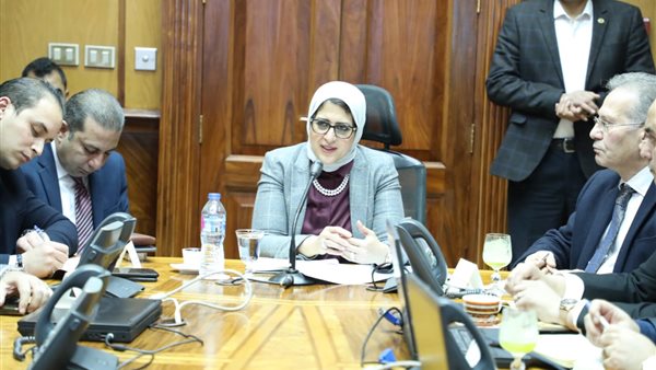 وزيرة الصحة : غرفة أزمات على مدار 24 ساعة لمتابعة استقبال المصريين القادمين من الصين | صور