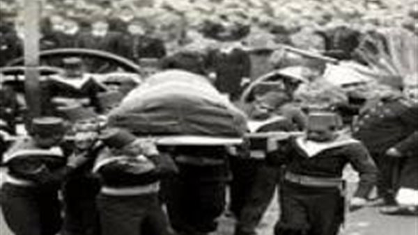 هاني النقراشي يروي لحظات علمه بنبأ وفاة والده | فيديو