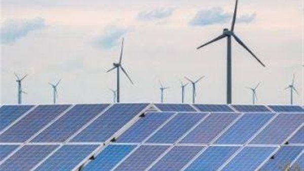 عضو المجلس الاستشاري لرئيس الجمهورية: مصر في بداية دخول عصر الطاقة المتجددة | فيديو