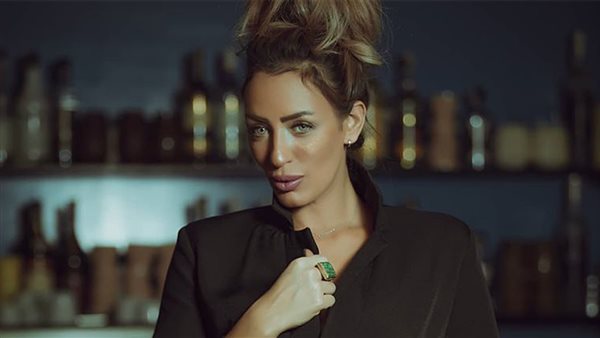 نهى عادل :  لم أتعاقد على فيلم مع أحمد عز .. وانتظر عرض أشباح أوروبا