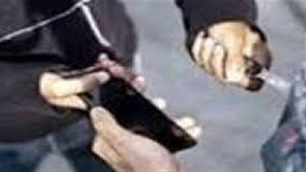 العناية الالهية تنقذ مواطن بعد أن طعنه مسجل خطر بسكين فى حدائق القبة 