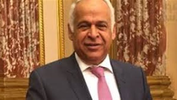 فرج عامر عن قرار السيسي بدعم المصانع المتعثرة: ربنا يباركله. .يقود ثورة صناعية | فيديو