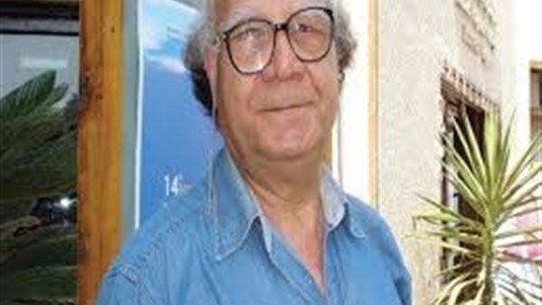 محمود عبد السميع: صنعت سينما خاصة من صفيحة قديمة ولمبة جاز | فيديو