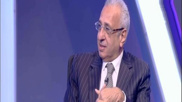 رئيس لجنة الاستثمار باتحاد الصناعات: مصر خرجت من عنق الزجاجة بفضل السيسي | فيديو 