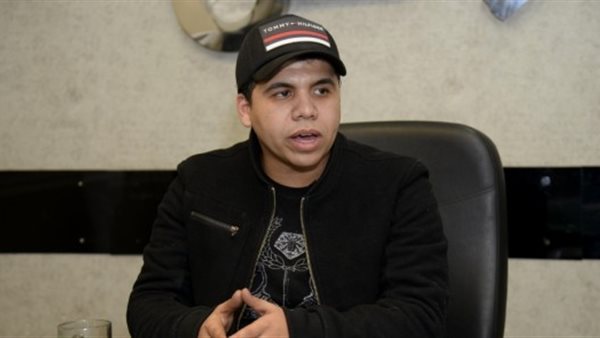 مطرب «بنت الجيران»: لحنت لهاني شاكر.. ومنع المهرجانات هيخرب بيوتنا | فيديو