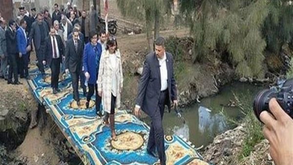 أول تعليق من وزيرة الهجرة على صورة «السجاد والمعدية» بالغربية | فيديو