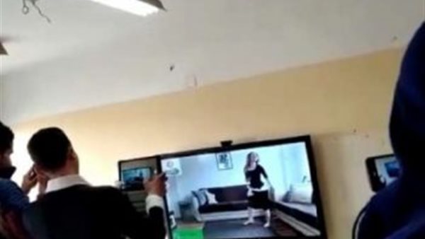 أول تعليق من وزارة التعليم على واقعة فيديو الرقص داخل الفصل | فيديو
