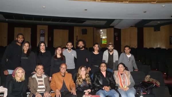 فاتن الحلو وحسين الزناتي يشاهدان بروفات وجوه | صور