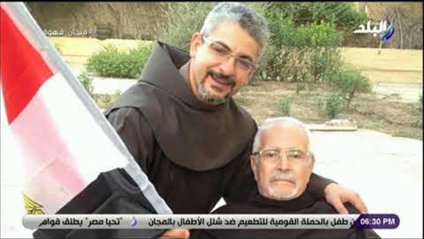 بطرس دانيال: الفنان أقوى تأثيرا من رجال الدين .. ودائما أهدى المرضى المسلمين آيات قرآنية | فيديو