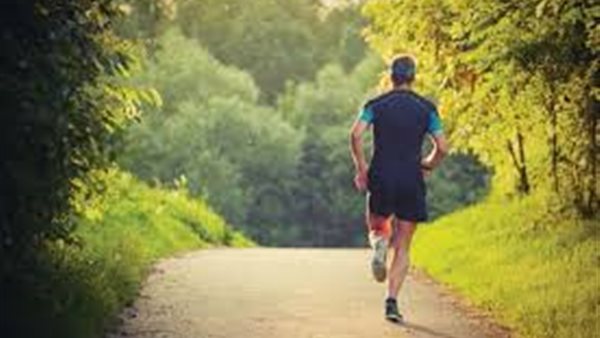 طبيب: الرياضة علاج لمرضى السكر والجسم يفقد 400 جرام عضلات بعد سن الأربعين | فيديو 