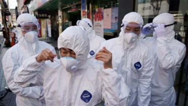 الصحة العالمية تحذر من الكمامة : المصريون يرتدونها بشكل غير صحيح | فيديو 