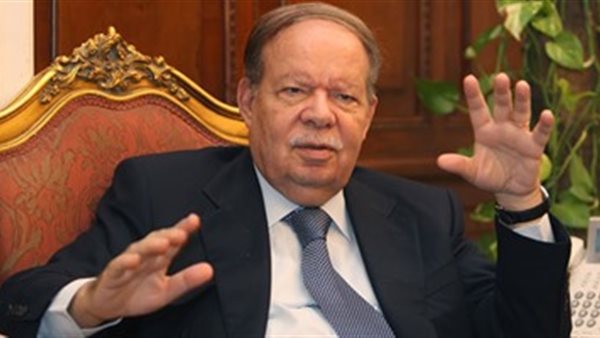 أحمد فتحي سرور ينعى مبارك: كان يحترم الدستور ولم يتدخل في عمل البرلمان | فيديو