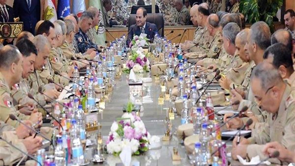 أكد على الاستعداد القتالي..تفاصيل اجتماع الرئيس السيسي بقادة القوات المسلحة