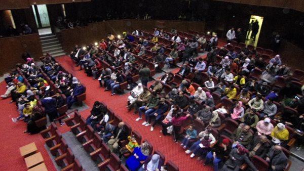 وسط حضور جماهيري لافت.. قصور الثقافة تختتم مهرجان المسرح الاقليمي | صور