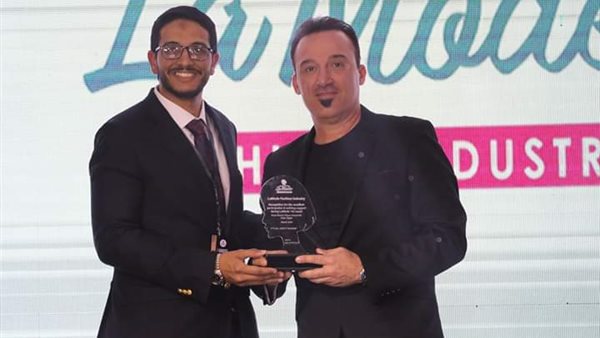 تكريم نجم الأغنية العربي يوسف عزيز بلامود فاشون | صور