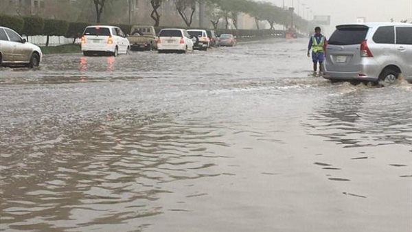 القابضه للمياه : الأمطار التي شهدتها مصر أعلى من قدرة شبكات الصرف | فيديو 