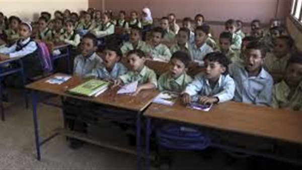 الحكومة تحدد مصير المدرسين والإداريين بعد قرار تعطيل الدراسة لمدة 15 يوما | فيديو 