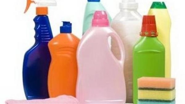 رئيس شعبة المنظفات: الأزمة فى الإقبال على الشراء وأوقفنا التصدير 3 أشهر| فيديو 