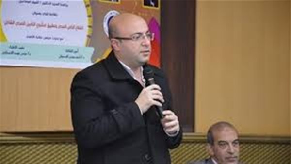 محافظ بني سويف: إغلاق المحلات العامة من 10 مساءً وحتى 6 صباحًا باستثناء البقالة والأفران والصيدليات | فيديو