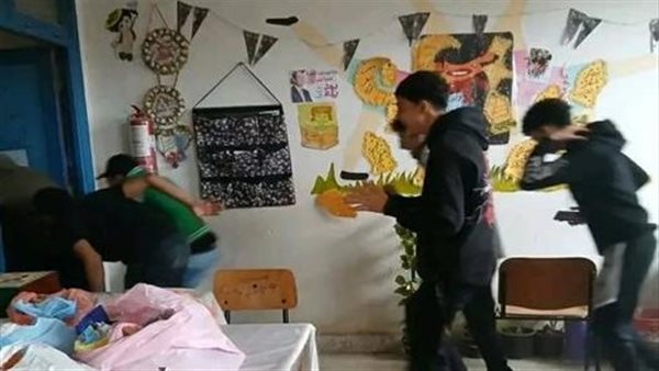  المعلمة طلبت منهم يعملوا كدا.. والدة طالب بمدرسة عبد السلام محجوب تكشف مفاجأة | فيديو