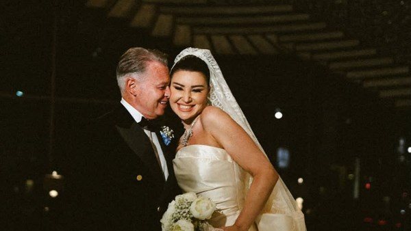 بفستان الزفاف.. جلسة تصوير أروى جودة وزوجها تشعل مواقع التواصل | شاهد