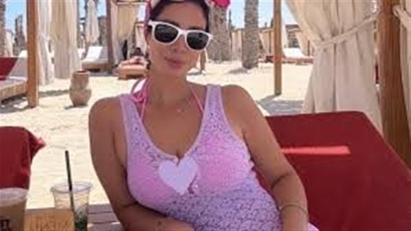 فستان جريء.. بسنت شوقي تثير الجدل بهذه الإطلالة | شاهد 