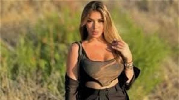  بالأسود اللامع.. سارة سلامة تثير الجدل بجلسة تصوير جريئة | شاهد