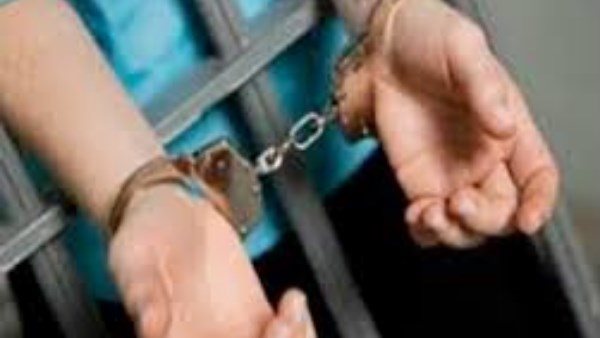  حاول تقبيلها ونزع ملابسها.. تفاصيل القبض على مسن خدش براءة صغيرة بأوسيم 