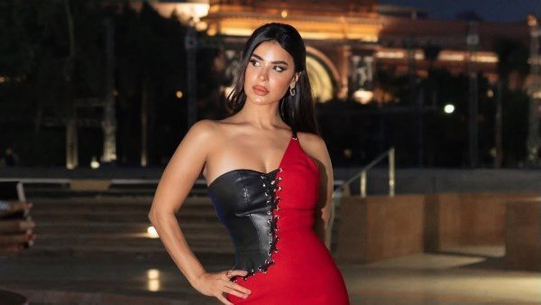  ملابس جريئة.. نورهان منصور تثير الجدل بإطلالتها فى البلكونة | شاهد