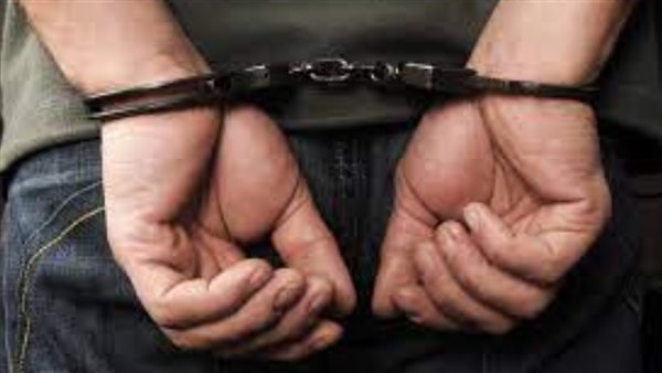 لامس أجزاء حساسة.. تفاصيل ضبط سائق تعدى على خصوصية فتاة في الهرم