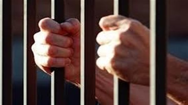 بسبب سيجارة..تفاصيل الحكم على عامل قتل زميله بالإسكندرية