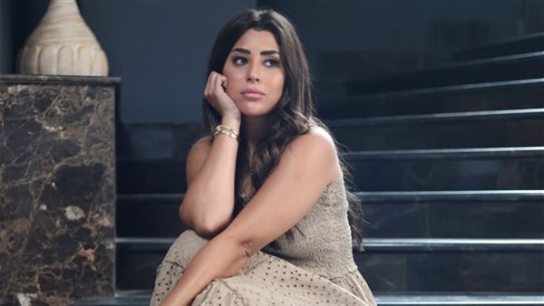  الجو سقعة يا فنانة.. آيتن عامر تثير الجدل بإطلالة جريئة | شاهد 