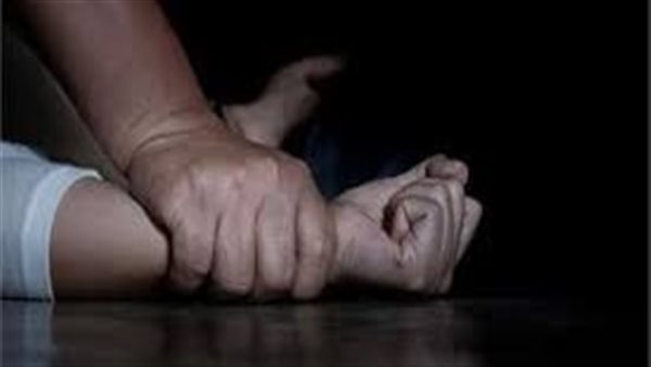 التفاصيل الكاملة للحكم على مسوق عقاري هتك عرض طليقته أمام ابنته