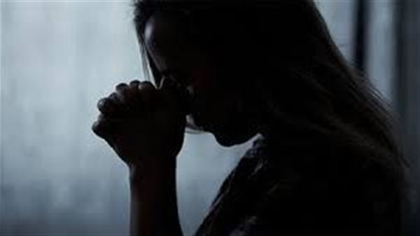 زوجي دمرني بفيديو..سماح: بعت بنتي مقابل تذكرة آيس