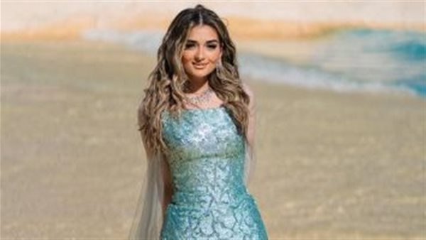  فستان لافت.. ملك أحمد زاهر تخطف الأنظار بإطلالة جريئة | شاهد