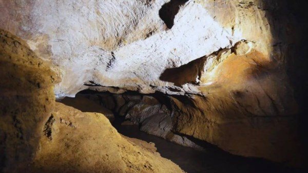  في أعماق الظلام.. بصمات تحكي حكاية الإنسان الأول منذ 8 آلاف عام 