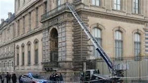 مجوهرات بـ100 مليون دولار في 4 دقائق.. أسرار جديدة صادمة عن سرقة متحف اللوفر