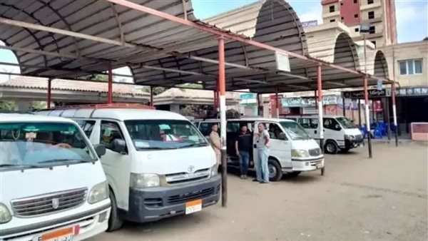 محجوز يا أستاذ.. لماذا تراجعت البحيرة عن منع النساء من مقعد المواصلات الأمامي؟