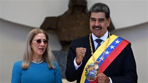  تفاصيل اعتقال صادمة.. باب فولاذي يجهض هروب مادورو وزوجته
