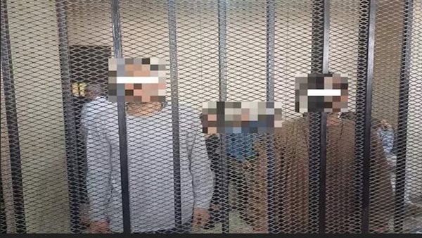 التفاصيل الكاملة لإحالة متهمين بقتل لواء سابق وزوجته وإحراق منزلهما في أسيوط إلى المفتي 