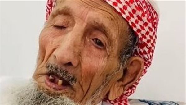 تزوج بعمر 110 وذريته 134 شخصًا.. حكاية أكبر معمر سعودي بعد وفاته عن 142 عامًا | فيديو