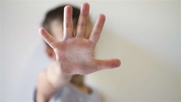 تفاصيل إحالة معلم بمدرسة خاصة في السويس إلى محكمة الجنايات بتهمة هتك عرض صغيرين