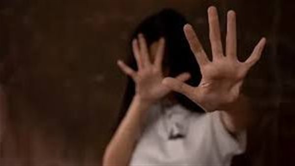  الأهالي سحلوه وسلموه للشرطة.. تفاصيل تحرش طالب ثانوي بفتاة في العياط 